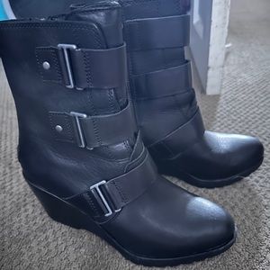 Excellent condition Sorel boots